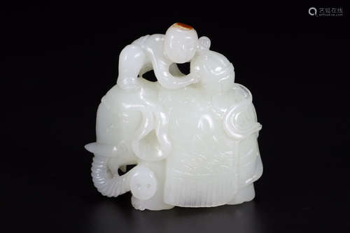 CHINESE CARVED HETIAN JADE ORNAMENT