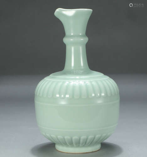 YONGZHENG MARK, CHINESE CELADON VASE