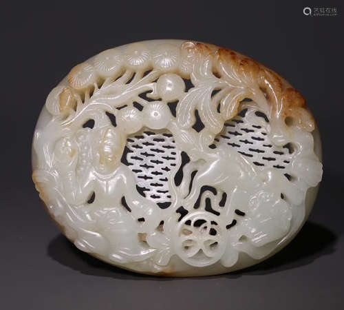 CHINESE CARVED HETIAN JADE ORNAMENT