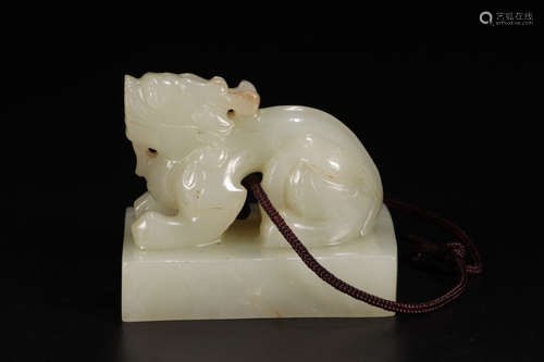 CHINESE CARVED HETIAN JADE SEAL