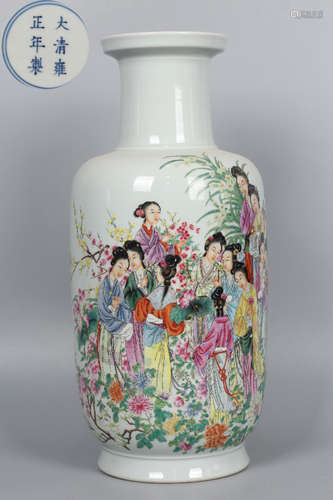 A FAMILLE ROSE GLAZE VASE WITH FIGURE PATTERN