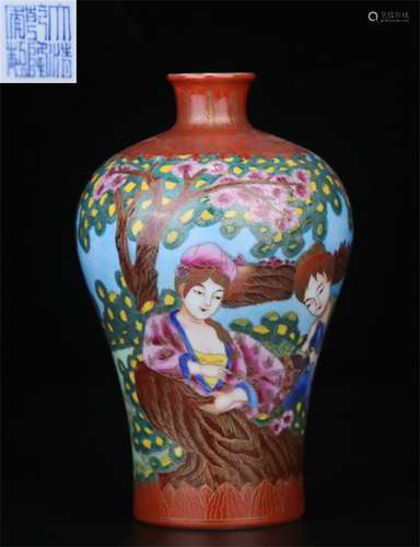 AN ENAMELED GLAZE VASE PAINTED WITH FIGURE PATTERN