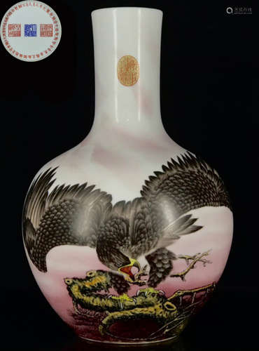 A MOCAI GLAZE VASE WITH EAGLE PATTERN