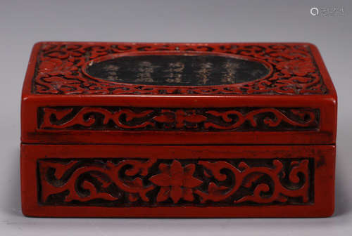 A RED LACQUER BOX CARVED WITH FLOWER&POETRY