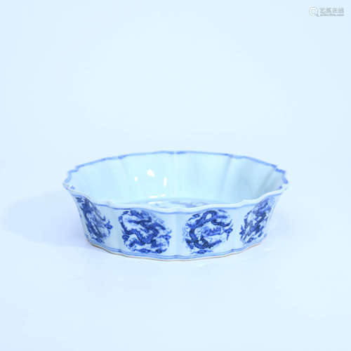 A Chinese Blue and White Dragon Pattern Porcelain Washer