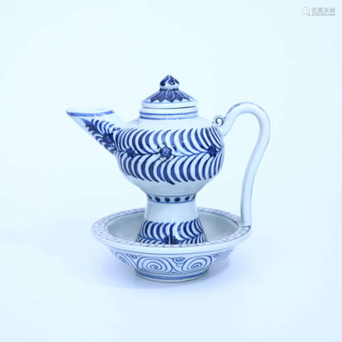 A Chinese Blue and White Floral Porcelain Ewer