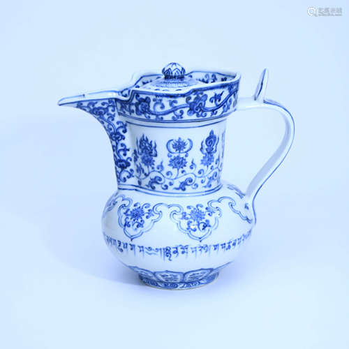 A Chinese Blue and White Floral Porcelain Pot