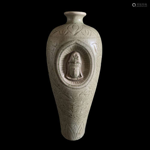 Engraved Avalokitesvara Pattern Celadon Glaze Mei Vase