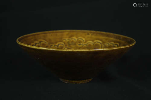 Carved Yaozhou Ware Rain Hat Bowl