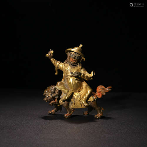 A Chinese Gild Bronze Statue of the Heavenly King