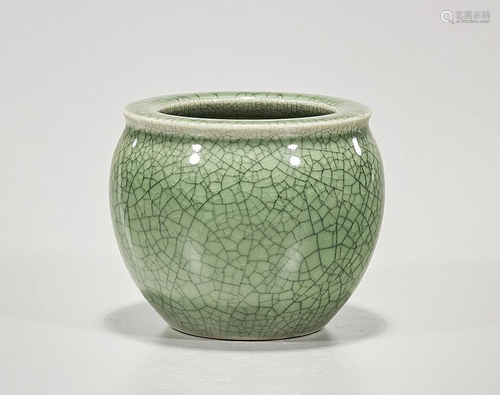 Chinese Green Crackle Glazed Porcelain Water Pot