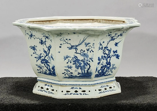 Chinese Blue and White Porcelain Octagonal Jardiniere