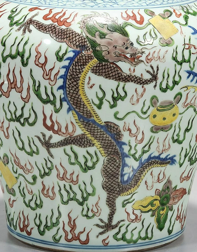 Chinese Wucai Porcelain Covered Jar