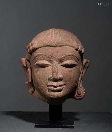 Tête féminine Inde médiévale ca 12° siècle Grès. H…