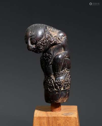 Java Bois. H. 8,5 cm Poignée de kris sculptée en f…