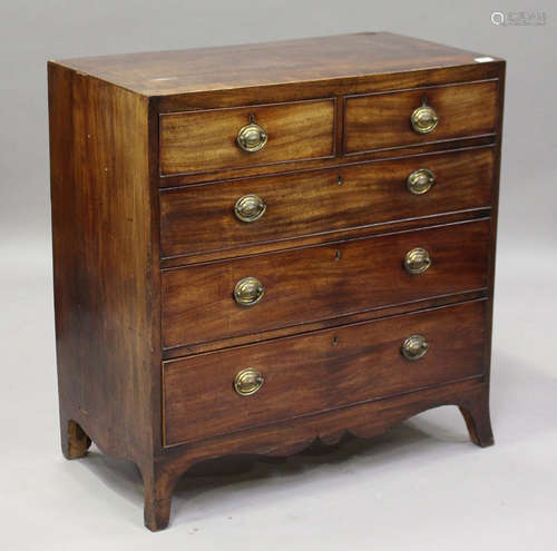 A George III mahogany chest of drawers with a crossbanded top, on splayed bracket feet, height 94cm,