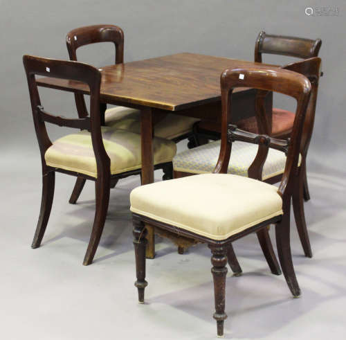 A small George III Cuban mahogany drop-flap supper table, height 72cm, length 108cm, depth 87cm,