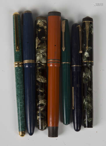 A group of fountain pens, including two Conway-Stewart pens, No. 240 and 286, two Parkers and a Swan