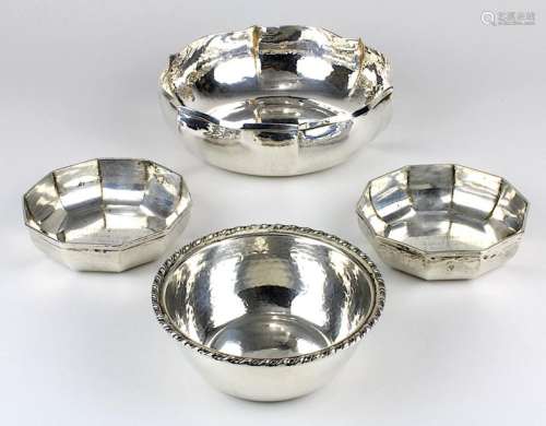 Vier Schalen aus 800er Silber, Italien 2. H. 20. J…