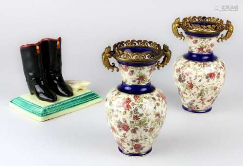 Paar kleine Saargemünd Vasen, um 1900, mit lithogr…