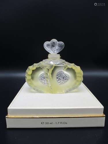 A Lalique Limited Edition perfume, 2004 Flacon Collection, 'Deux Coeurs', etched to underside