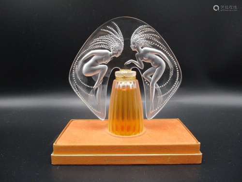 A Lalique Limited Edition perfume, 1999, 'Ondines', etched to underside Lalique R France, 30 ml,