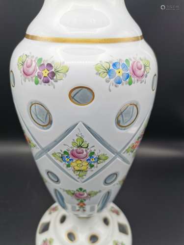 A late 20th century Murano glass overlay vase