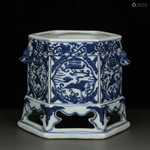 chinese blue and white porcelain hexagonal brush pot