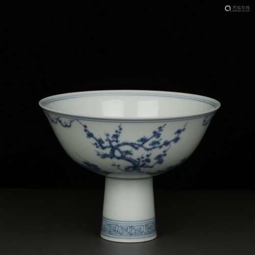 chinese blue and white porcelain stem cup