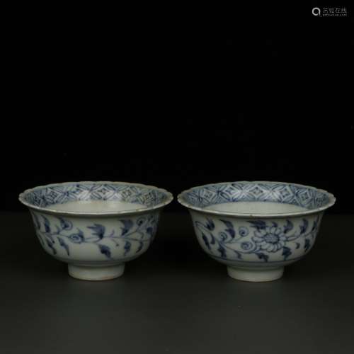 pair of chinese blue and white porcelain cups