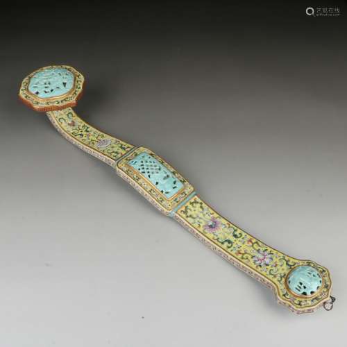 chinese yellow-ground famille rose porcelain ruyi scepter