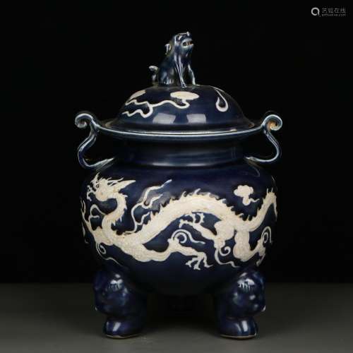 chinese underglazed blue porcelain 