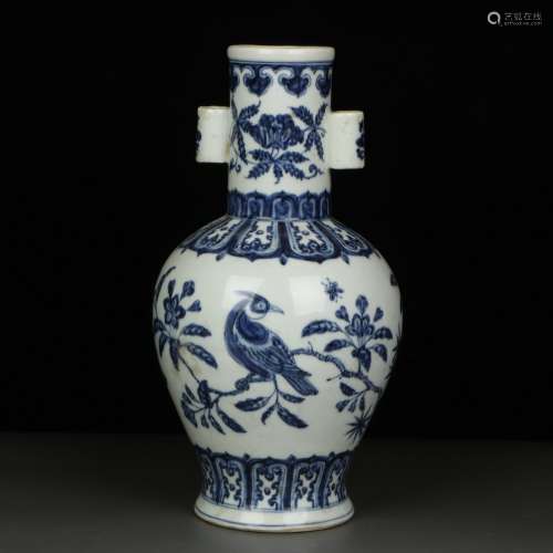 chinese blue and white porcelain handled vase