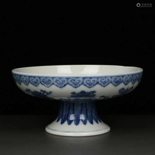 chinese blue and white porcelain stem-plate