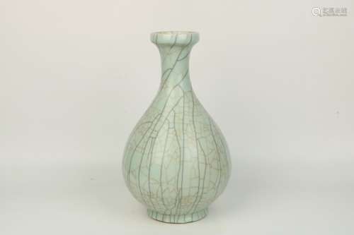 chinese ge-gype glazed porcelain pear shaped vase