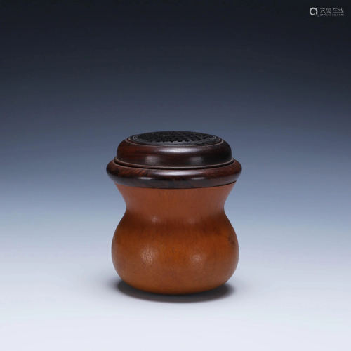 A Bamboo Gourd-shaped Jar