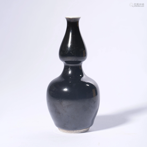 A Black Glazed Porcelain Gourd-shaped Vase