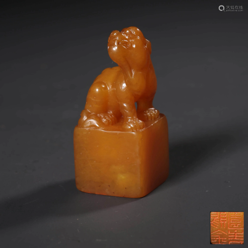 A Carved Tianhuang Stone Beast Seal