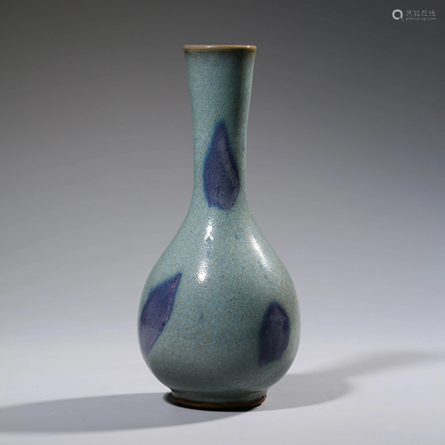 A Jun Kiln Moulded Porcelain Bottle Vase