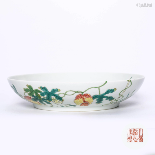 A Famille Rose Fruits Porcelain Plate