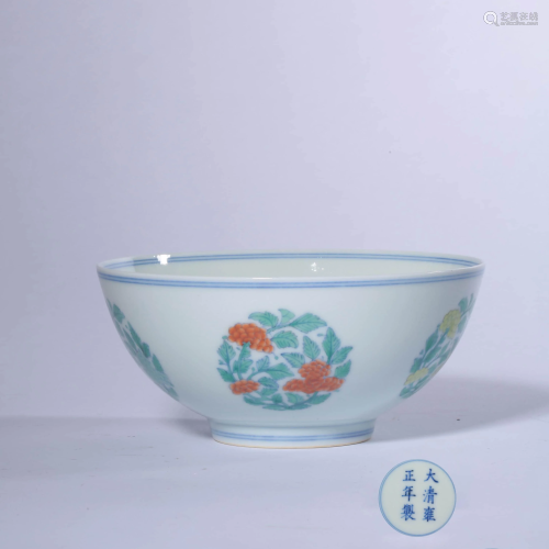 A Flower Patterned Porcelain Bowl