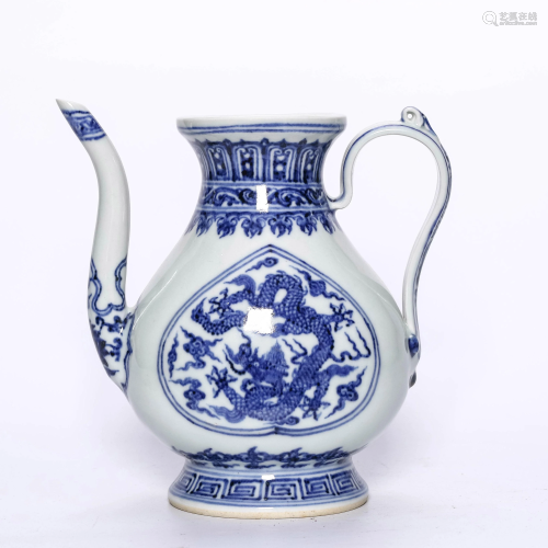 A Blue and White Dragon Patterned Porcelain Ewer