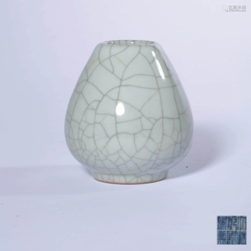 A Guan-type Porcelain Jar