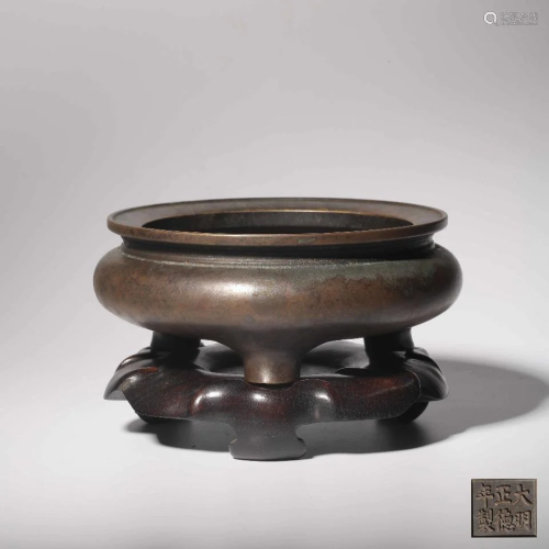 A Bronze Censer with a Wooden Pedestal