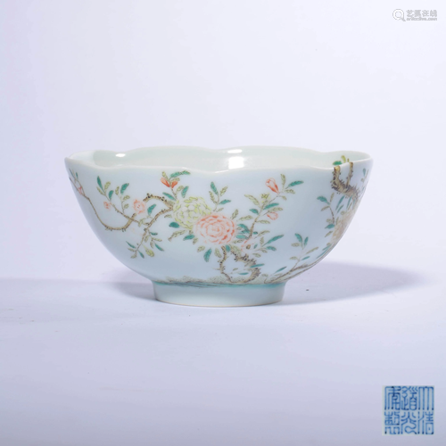 A Famille Rose Floral Porcelain Bowl