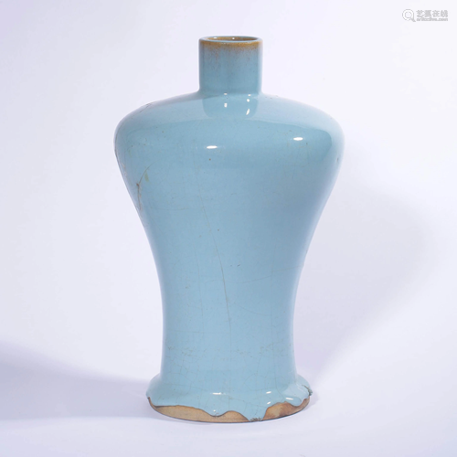 A Jun kiln Blue Glazed Porcelain Plum Vase