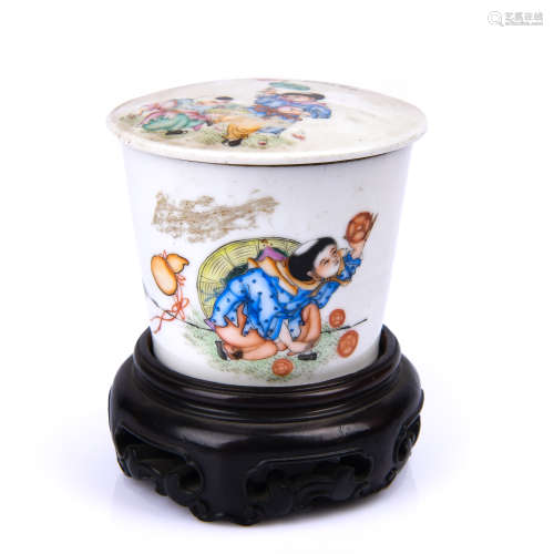 Famille Rose 'Liuhai' Porcelain Container and Cover on