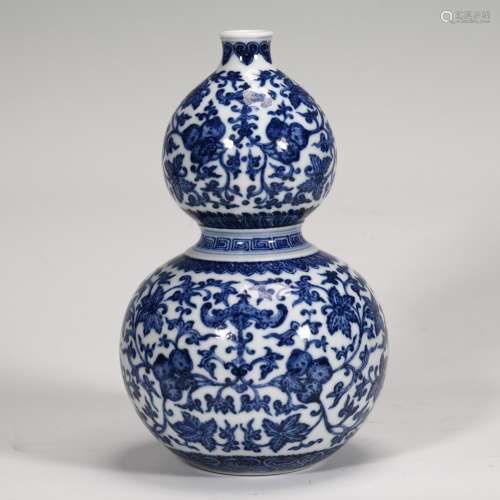 Blue And White Double-Gourd Porcelain Vase, Qianlong