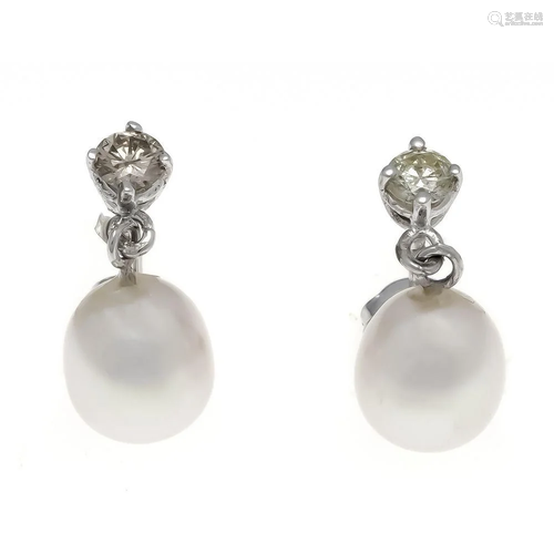 Pearl and brilliant ear studs