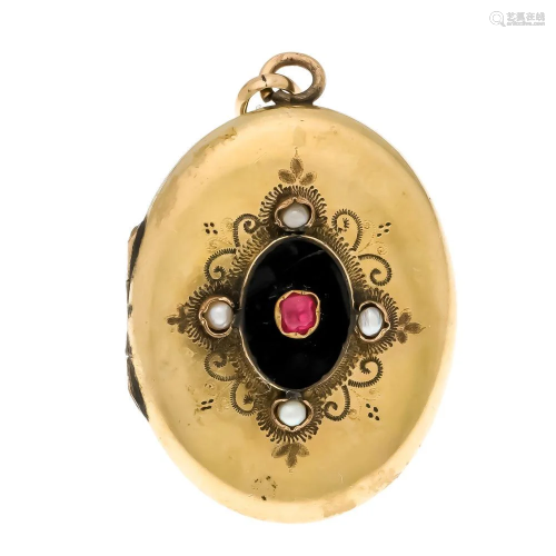Gilded medallion with an oval